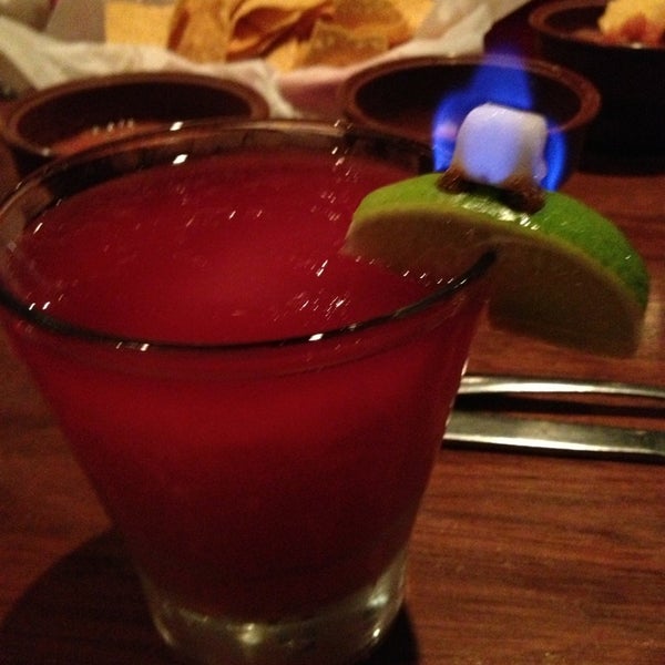 Foto tomada en La Familia Mexican Restaurant  por Becky H. el 12/29/2012
