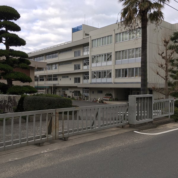 Photos At 讃州中学校 103 Visitors