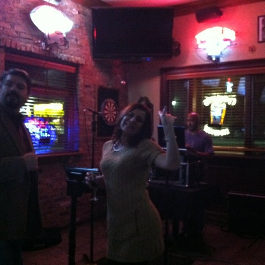 10/18/2012 tarihinde Mary Alice R.ziyaretçi tarafından Farrell&#39;s Of Brooklyn Bar and Grill'de çekilen fotoğraf
