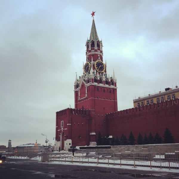 Красная Башня Фото