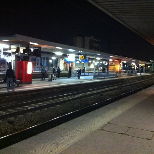 Gare SNCF de Houilles CarrièressurSeine Gare à Houilles Gare SNCF de Houilles CarrièressurSeine Gare à Houilles