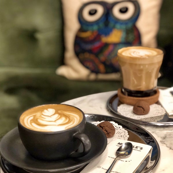 Photo prise au Muggle’s Coffee Roastery Özlüce par 𝓑𝓨 G. le2/28/2019