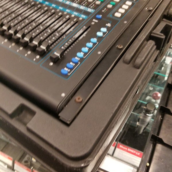 Guitar Center Houston, TX