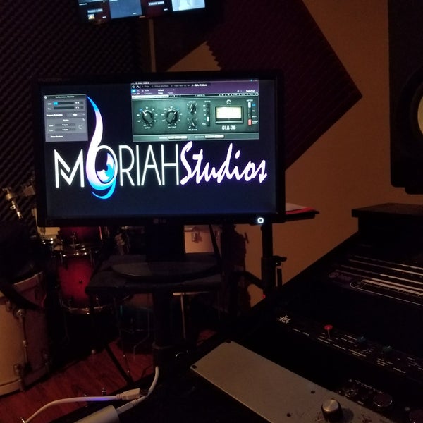รูปภาพถ่ายที่ Moriah Studios โดย Bolu /// B. เมื่อ 11/7/2017