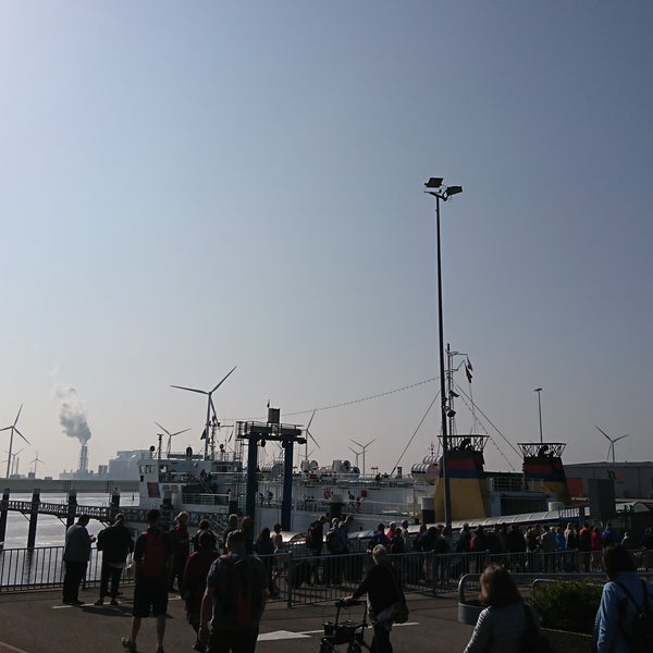 Veerboot EemshavenBorkum Boat or Ferry