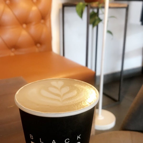10/28/2018에 🐎님이 Black Drop Coffee, Inc.에서 찍은 사진