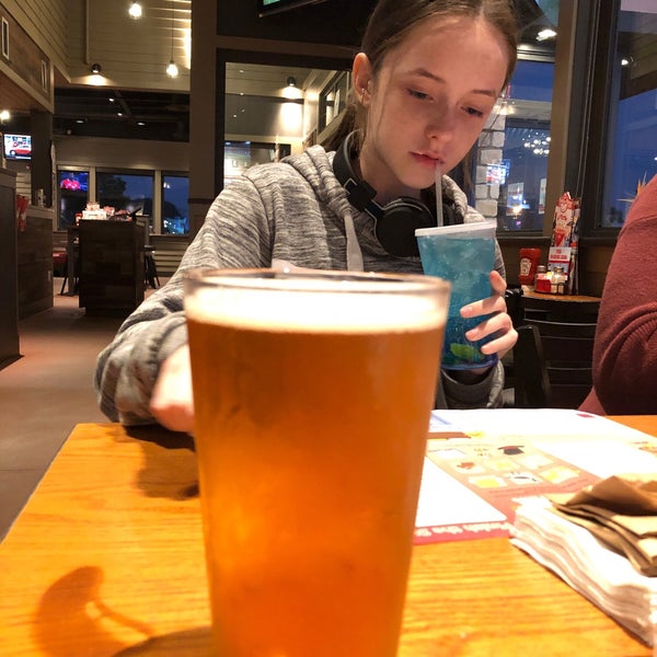 Photo taken at Chili&#39;s Grill &amp; Bar by Rob M. on 12/25/2018
