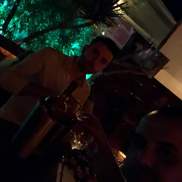 Photo taken at İş Cocktail Bar 🍹🍸🍻 by Kadir D. on 8/3/2018
