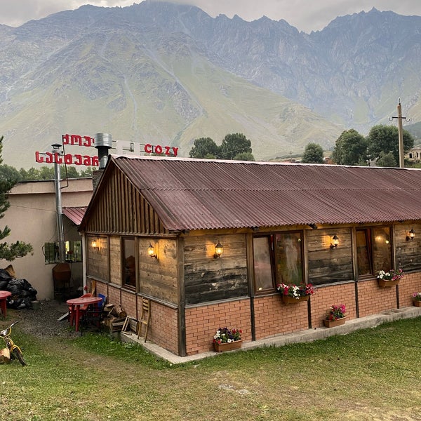8/23/2021 tarihinde Mohammad ♥️🕊ziyaretçi tarafından Restaurant Cozy Corner Kazbegi'de çekilen fotoğraf