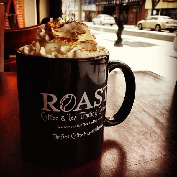 12/19/2013 tarihinde Roast Coffee &amp; Tea Trading Companyziyaretçi tarafından Roast Coffee &amp; Tea Trading Company'de çekilen fotoğraf