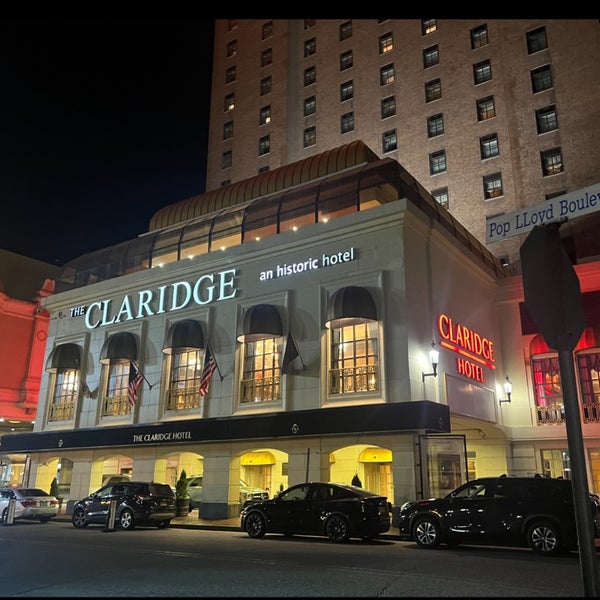 Foto tirada no(a) The Claridge - a Radisson Hotel por Chelseaaaa J. em 4/15/2023