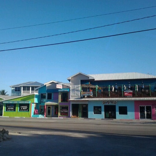 Foto tirada no(a) DiamondHead Beach Resort &amp; Spa por Darin V. em 11/15/2012