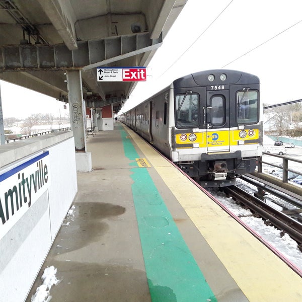 LIRR Amityville Station 5 tips from 1410 visitors