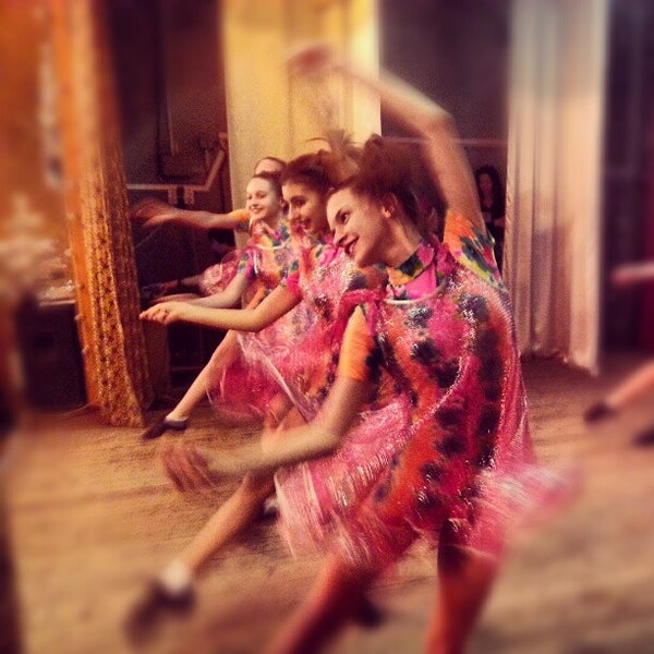 Центр внешкольной работы казань. Цвр авиастроительного района. Школа 113 казань. Центр внешкольной работы казань. Детский сад 348 казань авиастроительный район.