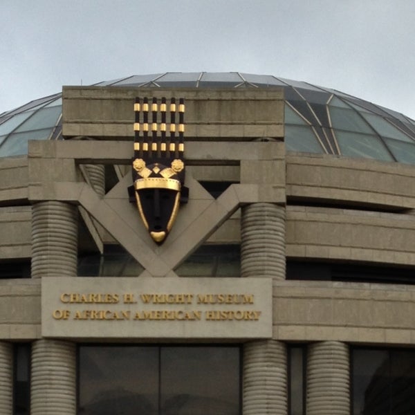 Das Foto wurde bei Charles H Wright Museum of African American History von D B. am 5/10/2013 aufgenommen