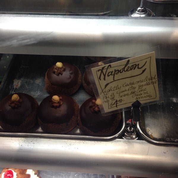 5/11/2014 tarihinde Jacob M.ziyaretçi tarafından Athan&#39;s Bakery - Brookline'de çekilen fotoğraf