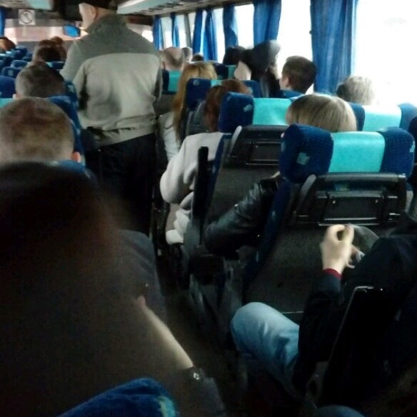 Привокзальная площадь туапсе где ожидают автобус. Автобус славянск на кубани цедильный. Трасса крымск новороссийск. Автобус славянск на кубани красный. Тимашевск славянск на кубани.