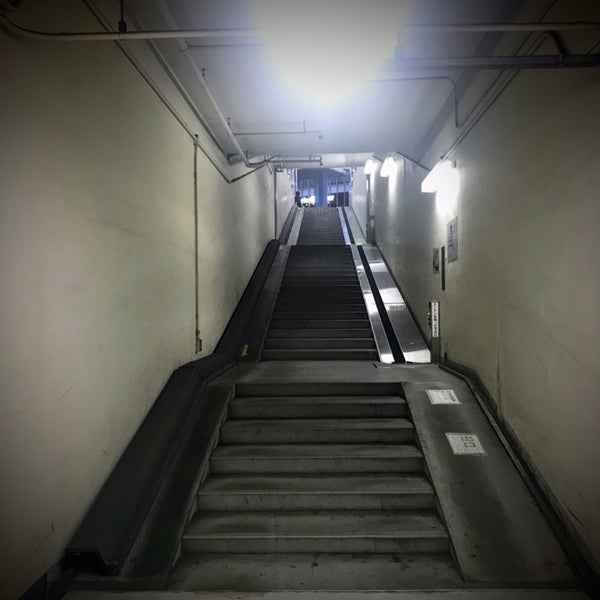 港区立品川駅港南口自転車等駐輪場