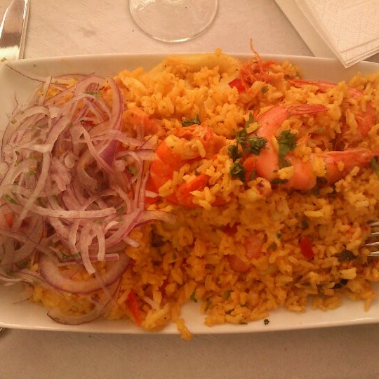 11/11/2012 tarihinde Enrique Q.ziyaretçi tarafından Sabor Norteño - Restaurante Peruano'de çekilen fotoğraf