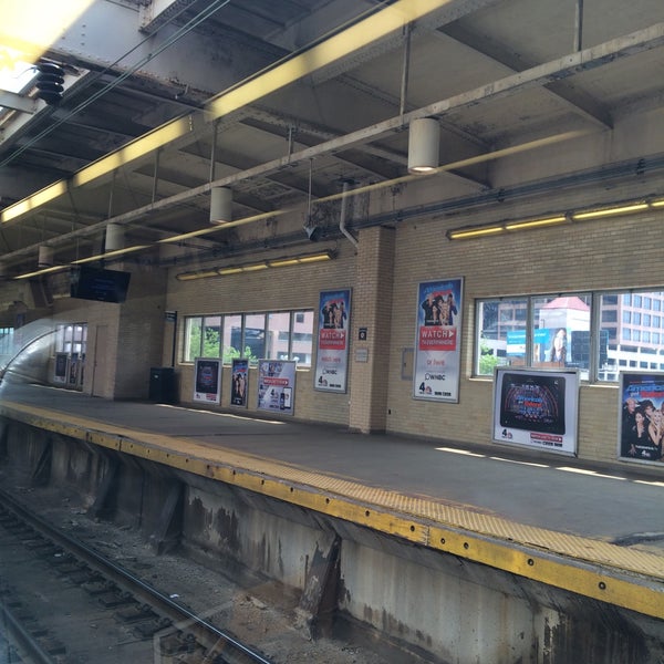 Foto tirada no(a) Newark Penn Station por Junichi K. em 5/31/2015