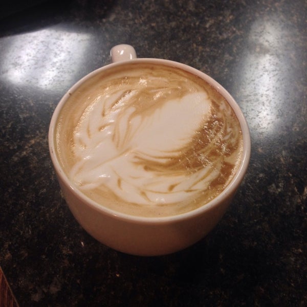 Das Foto wurde bei Sozo Coffee Roasting &amp; Espresso Bar von Marshall G. am 10/18/2013 aufgenommen