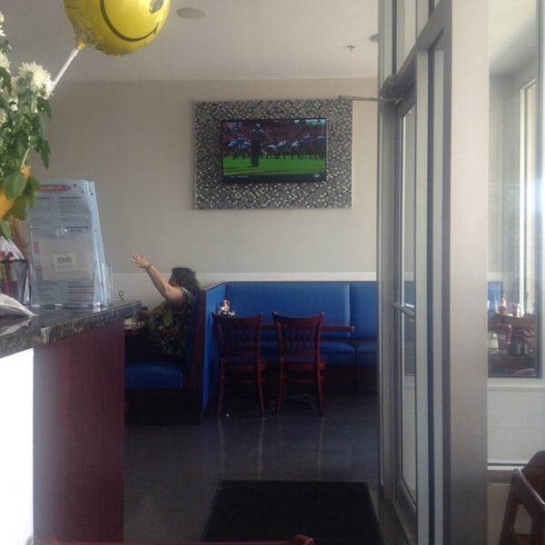 9/6/2014 tarihinde Mary Theresa W.ziyaretçi tarafından Southside Diner'de çekilen fotoğraf
