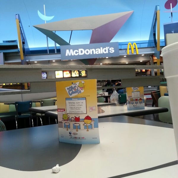 McDonald's Fast Food Restaurant in Gurnee