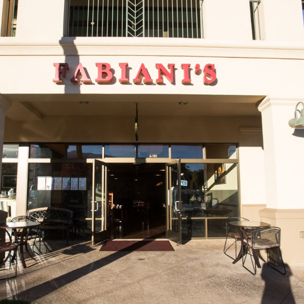 Das Foto wurde bei Fabiani&#39;s Italian Restaurant von Fabiani&#39;s Italian Restaurant am 3/13/2017 aufgenommen