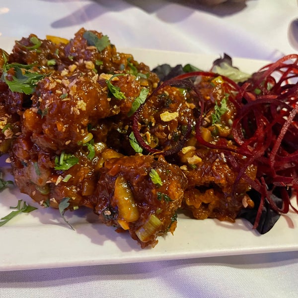 5/5/2022 tarihinde Tanushree D.ziyaretçi tarafından Spice Rack Indian Fusion Dining'de çekilen fotoğraf