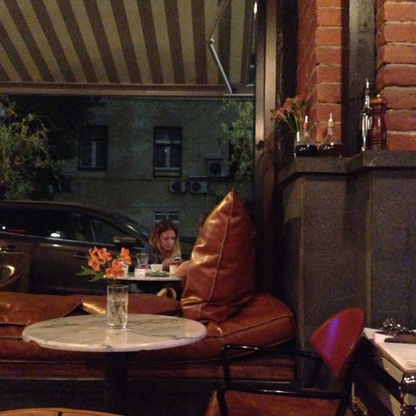 7/3/2015 tarihinde Dmitri A.ziyaretçi tarafından FF Restaurant &amp; Bar'de çekilen fotoğraf