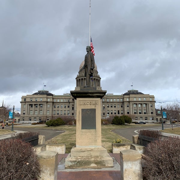 Abraham Lincoln Statue Outdoor Sculpture in Downtown Boise City