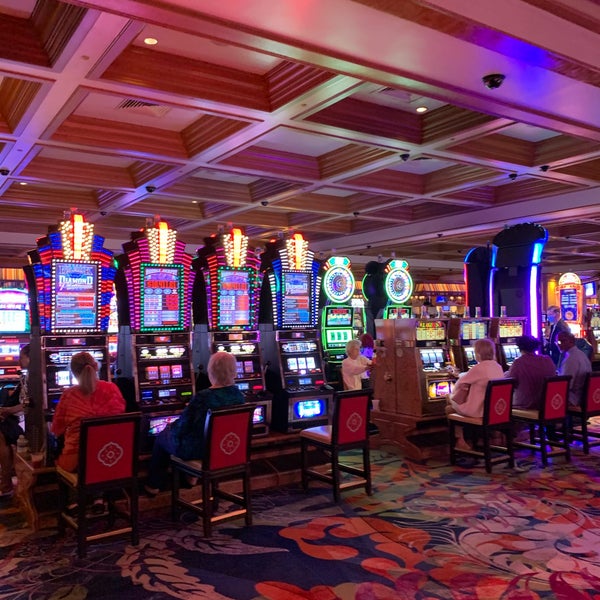 Foto diambil di Beau Rivage Resort &amp; Casino oleh Aptraveler pada 5/30/2021