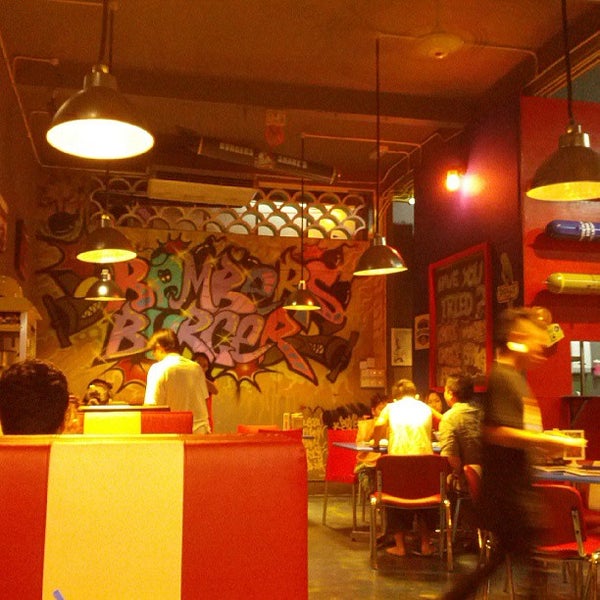 Foto tomada en Bomber&#39;s Burger  por Hafezul el 7/7/2013