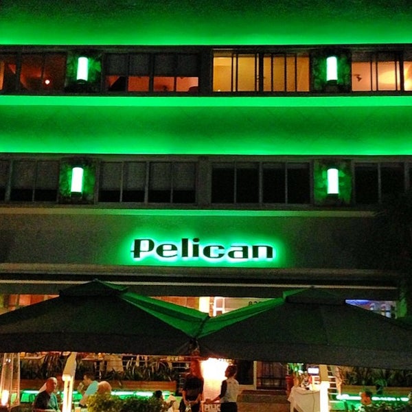 Foto tirada no(a) The Pelican Hotel &amp; Cafe por Erik L. em 11/6/2012