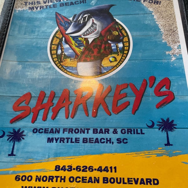 Foto tirada no(a) Sharkey&#39;s Oceanfront Restaurant por David S. em 4/14/2022