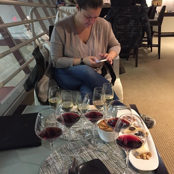 Снимок сделан в J Vineyards &amp; Winery пользователем Jacob B. 12/27/2015