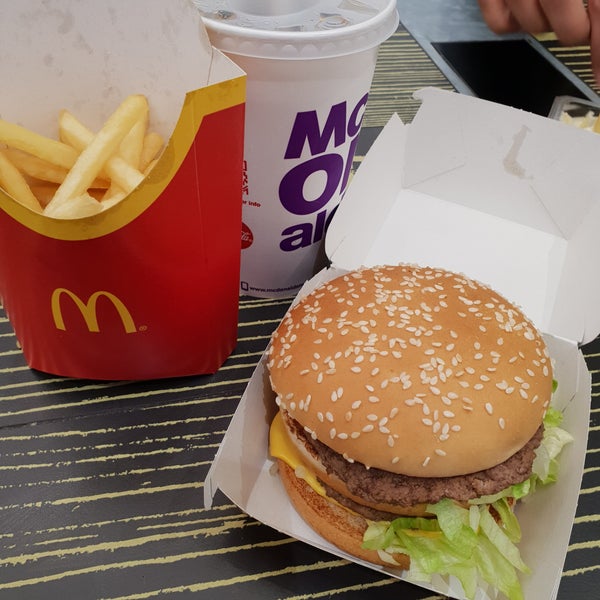 Photo taken at McDonald&#39;s by سامان ف. on 10/22/2018