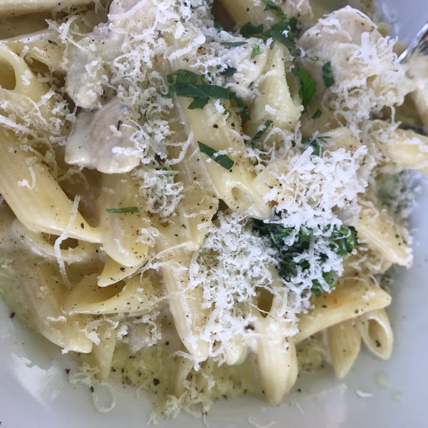 Great during lunch time! Nice outdoor seating and nice variety in the lunch menu. The chicken broccoli penne was delicious