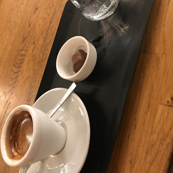 12/6/2019にElnazがBorn Cafe &amp; Gustoで撮った写真
