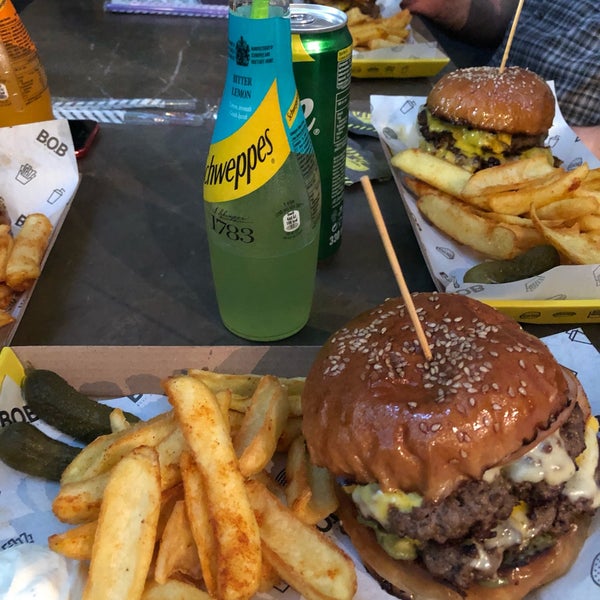 Photo taken at B.O.B Best of Burger by HASAN Ş. on 6/14/2019