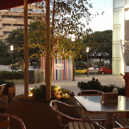 11/22/2012에 Fernando R.님이 Plaza Las Ramblas에서 찍은 사진