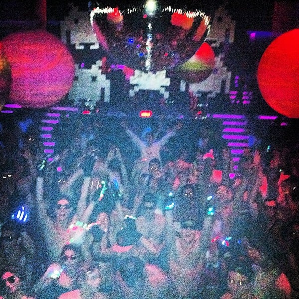 รูปภาพถ่ายที่ Stereo Nightclub โดย Dennis S. เมื่อ 10/27/2012