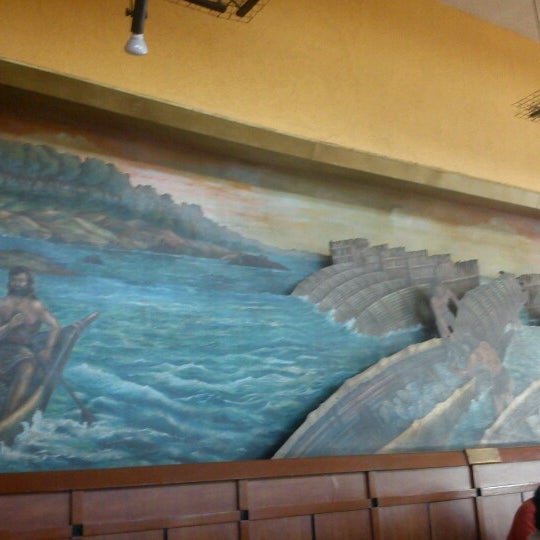 Foto diambil di Restaurante Los Delfines oleh Gabriel M. pada 12/16/2012