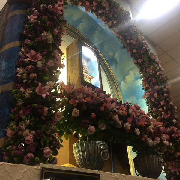 Foto scattata a Santuário Basílica do Divino Pai Eterno da Camila F. il 6/25/2017
