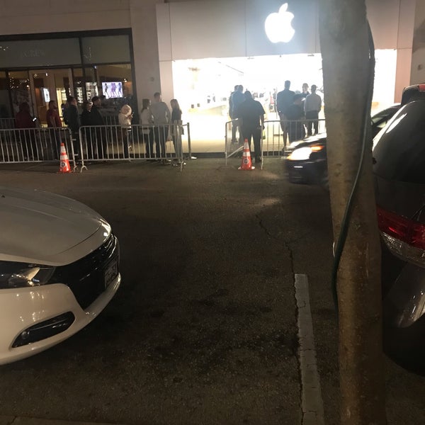 Photos at Apple Bayshore 5715 N Centerpark Way