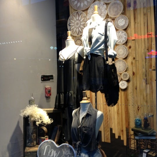 Photos at Brandy Melville Downtown Santa Monica 11 tips from 1500