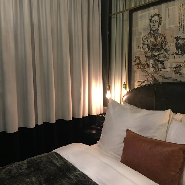 Foto tirada no(a) Sir Savigny Hotel, part of Sircle Collection por Mimi em 3/14/2019