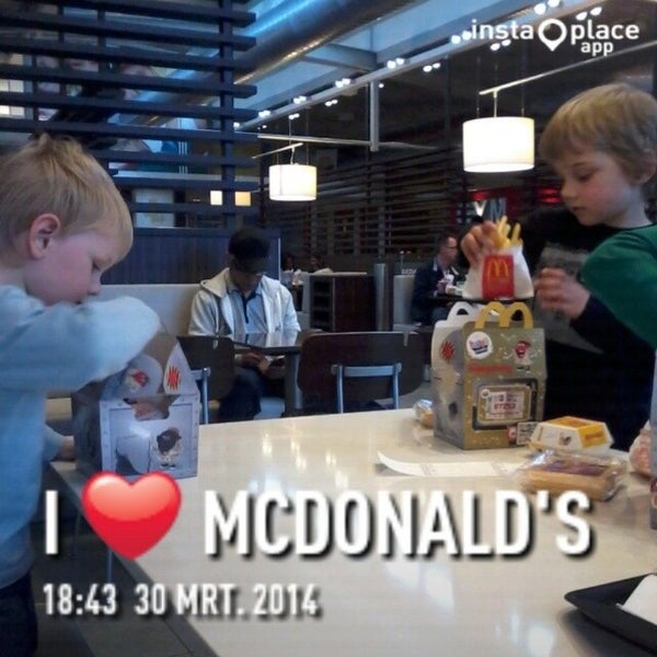 Das Foto wurde bei McDonald&#39;s von Rob v. am 3/30/2014 aufgenommen