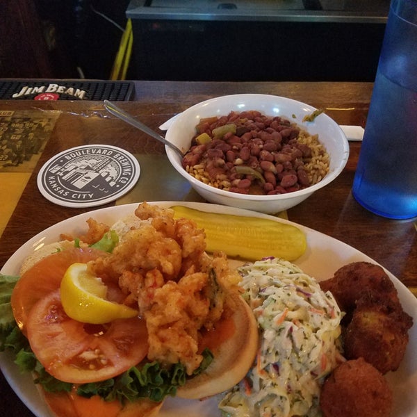 Foto diambil di Jazz, A Louisiana Kitchen oleh nicholas a. pada 1/21/2018