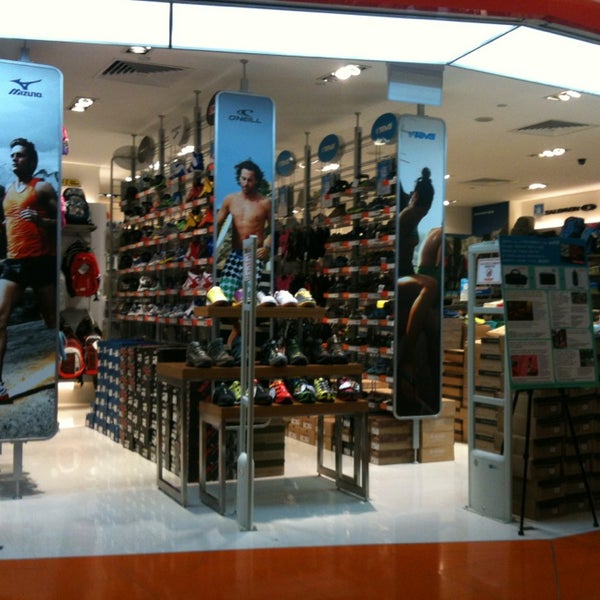 nike outlet clementi